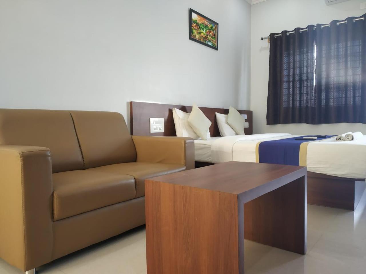 Agira Hotel near Bangalore International Airport Yelahanka Esterno foto