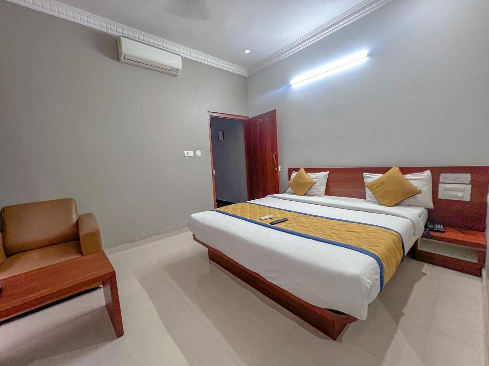Agira Hotel near Bangalore International Airport Yelahanka Esterno foto