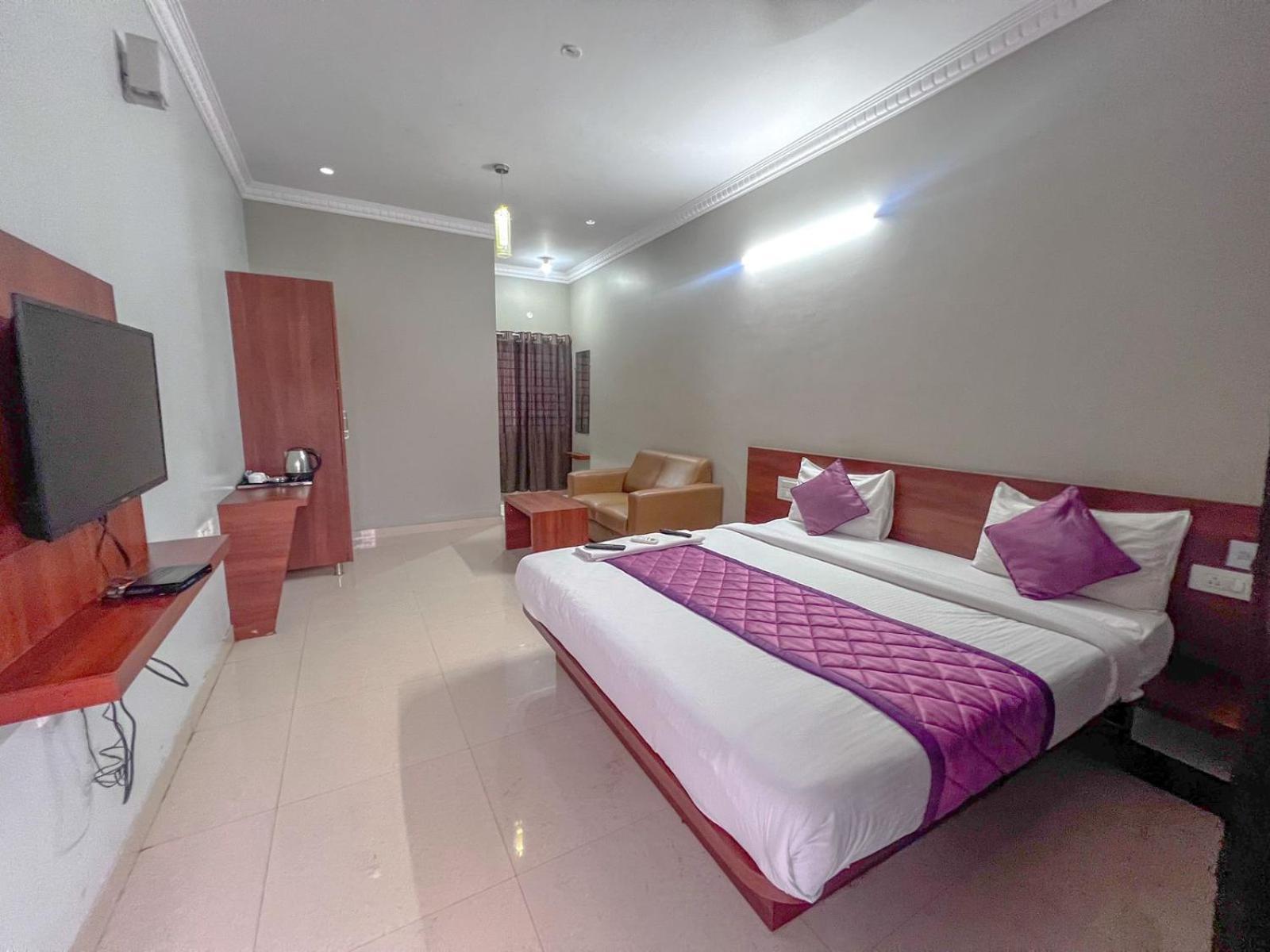 Agira Hotel near Bangalore International Airport Yelahanka Esterno foto
