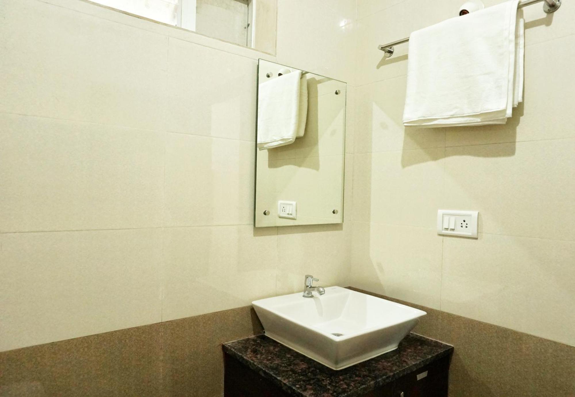 Agira Hotel near Bangalore International Airport Yelahanka Esterno foto